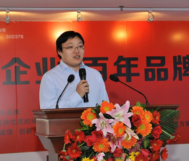 易事特接班人何佳团队共同奋斗将易事特带到一个新高度