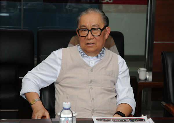 原广州军区副司令员龚谷成老首长易事特创业创新之路为中国企业家树立